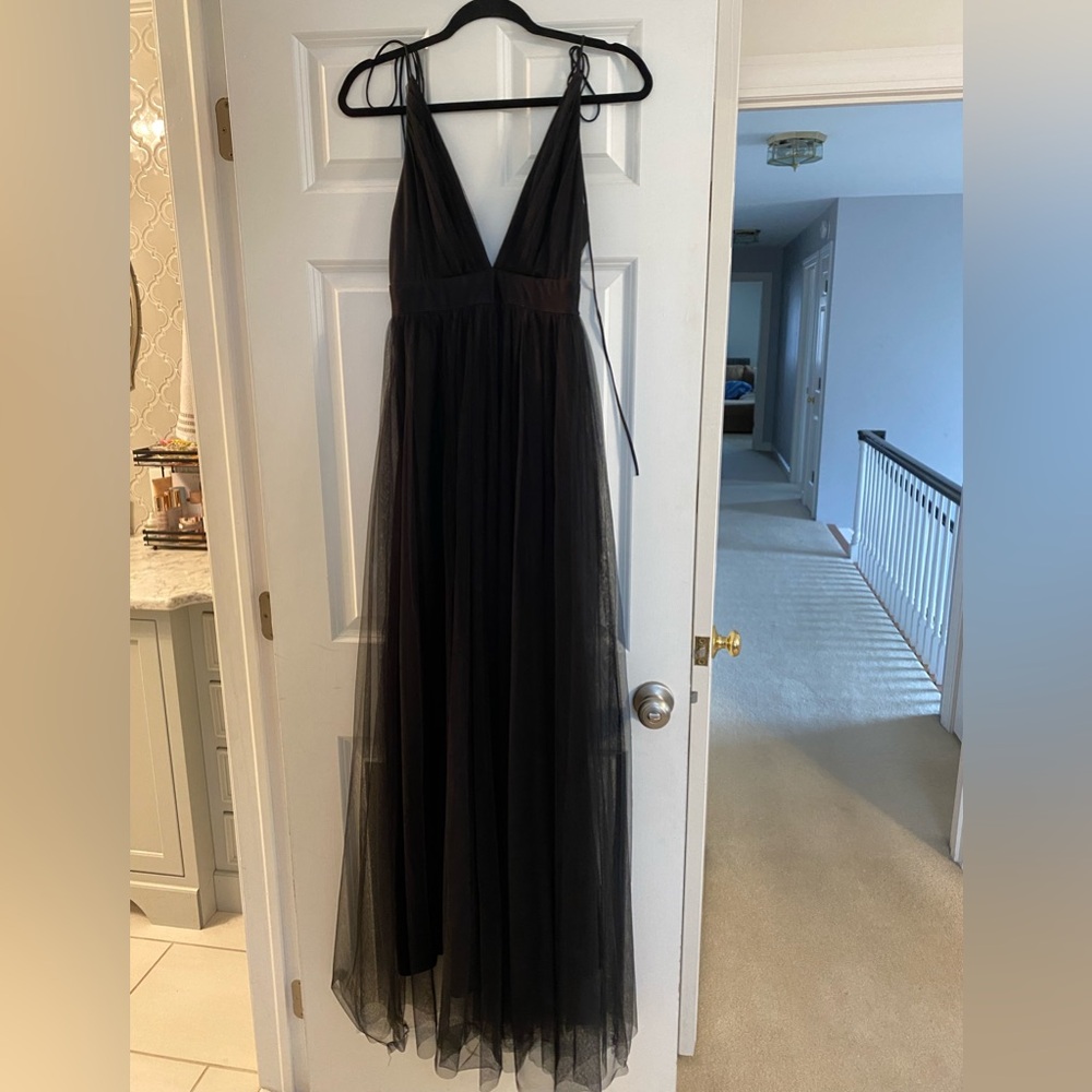 Oris Elegant Black Backless Gown